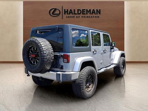 Used 2015 Jeep Wrangler Unlimited Sahara w/ Connectivity Group AWD/4WD image 6