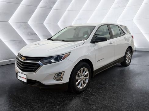 Used 2020 Chevrolet Equinox LS FWD image 3