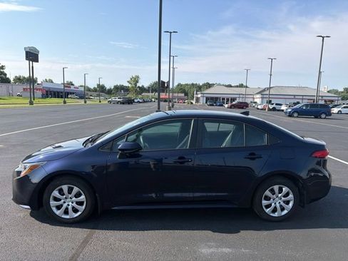 Used 2026 Toyota Corolla LE FWD image 3
