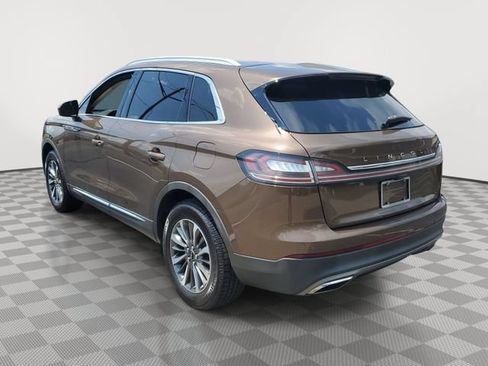 Used 2022 Lincoln Nautilus FWD w/ Premium Package image 4