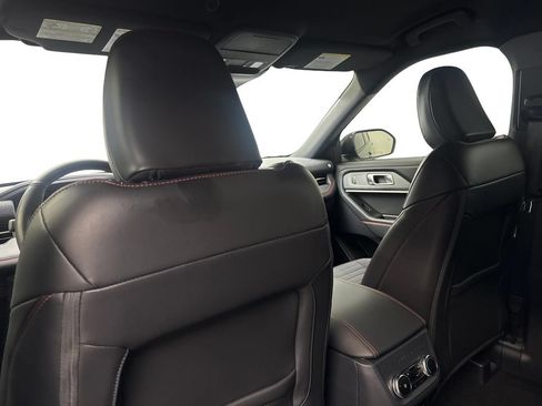 Used 2025 Ford Explorer ST-Line w/ Premium Package RWD image 31