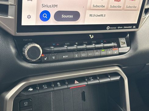 Used 2022 Toyota Tundra Limited w/ TRD Off-Road Package image 19