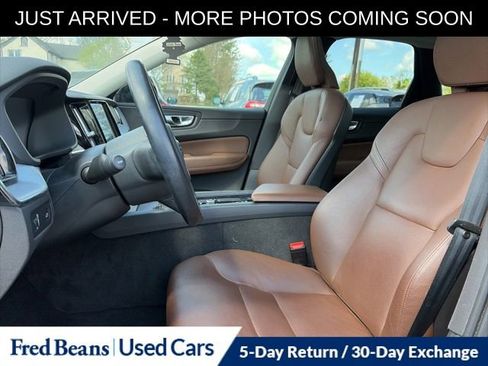 Used 2020 Volvo XC60 T5 Momentum w/ Protection Package Premier AWD/4WD image 12