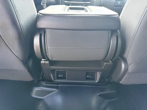 Used 2020 Chevrolet Silverado 1500 Custom w/ Custom Value Package AWD/4WD image 11