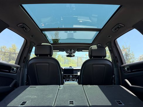 Certified 2023 Porsche Cayenne S AWD/4WD image 35