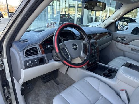 Used 2013 Chevrolet Tahoe LT w/ Luxury Package image 16