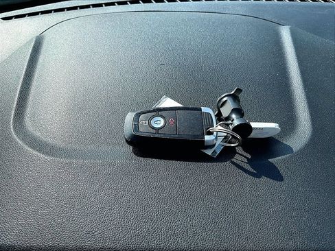 Used 2020 Ford Escape SE AWD/4WD image 12