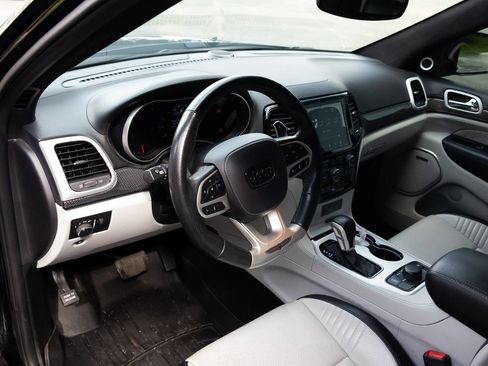 Used 2020 Jeep Grand Cherokee Trackhawk AWD/4WD image 6