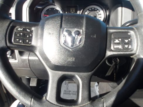 Used 2014 RAM 1500 Express image 16