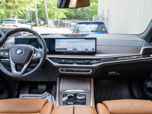 Used 2024 BMW X5 xDrive40i w/ Premium Package AWD/4WD image 18