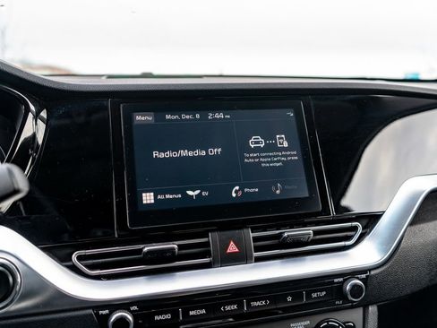 Used 2021 Kia Niro EX w/ Cold Weather Package image 27