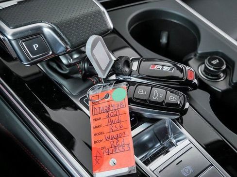 Used 2021 Audi RS 6 w/ Carbon Optic Package AWD/4WD image 34