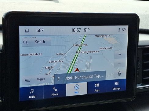 Used 2022 Ford Explorer XLT w/ Equipment Group 202A AWD/4WD image 17