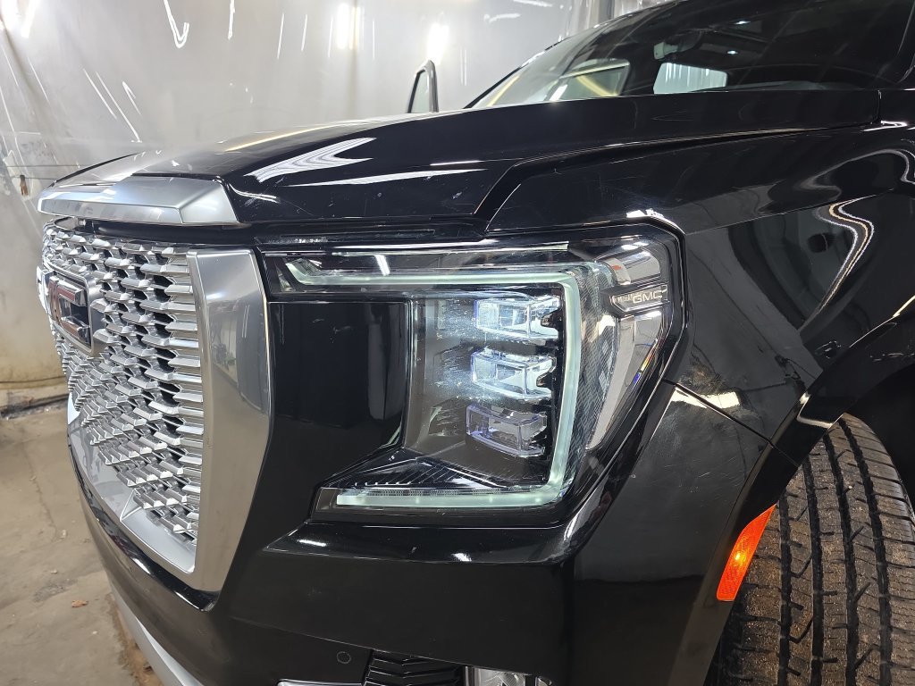 Used 2024 GMC Yukon Denali w/ Advanced Technology Package AWD/4WD image 30