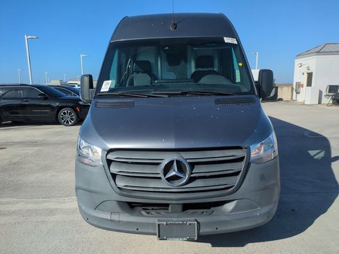 Used 2022 Mercedes-Benz Sprinter 4500 w/ Parking Package image 3