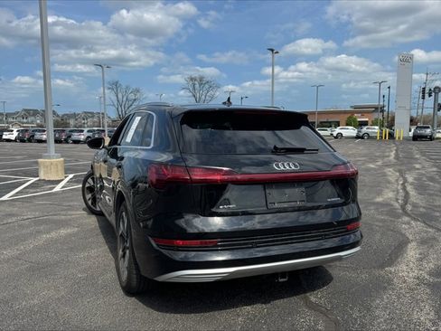 Used 2023 Audi e-tron Premium Plus w/ Premium Plus Package image 4
