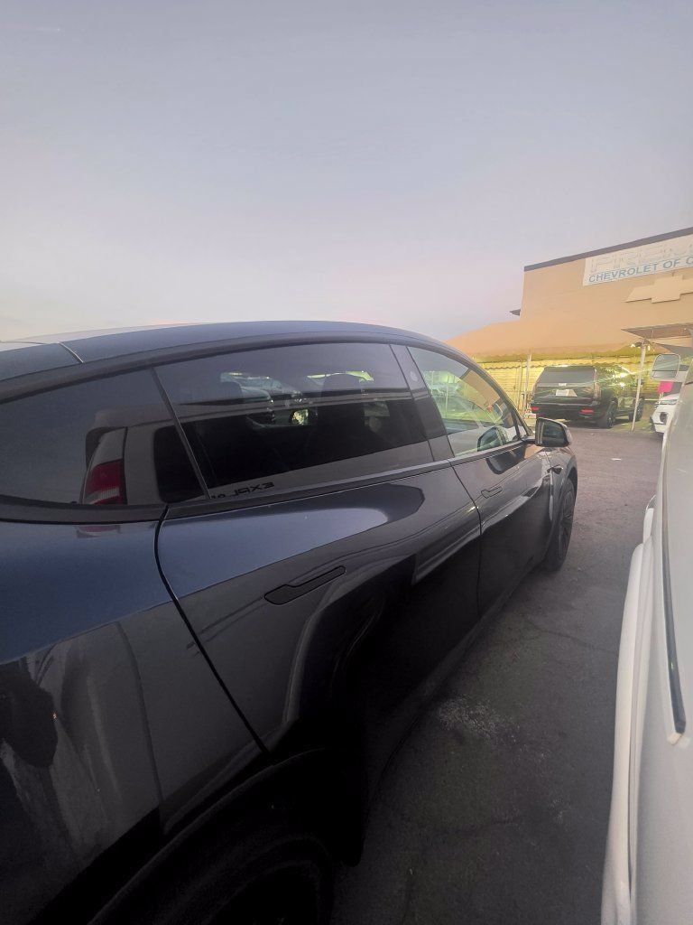 Used 2026 Tesla Model Y AWD image 4