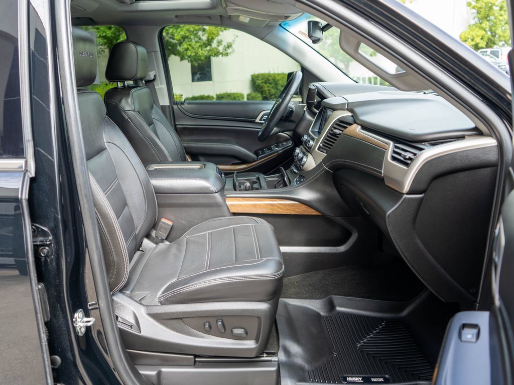 Used 2018 GMC Yukon Denali w/ Denali Ultimate Black Edition AWD/4WD image 10