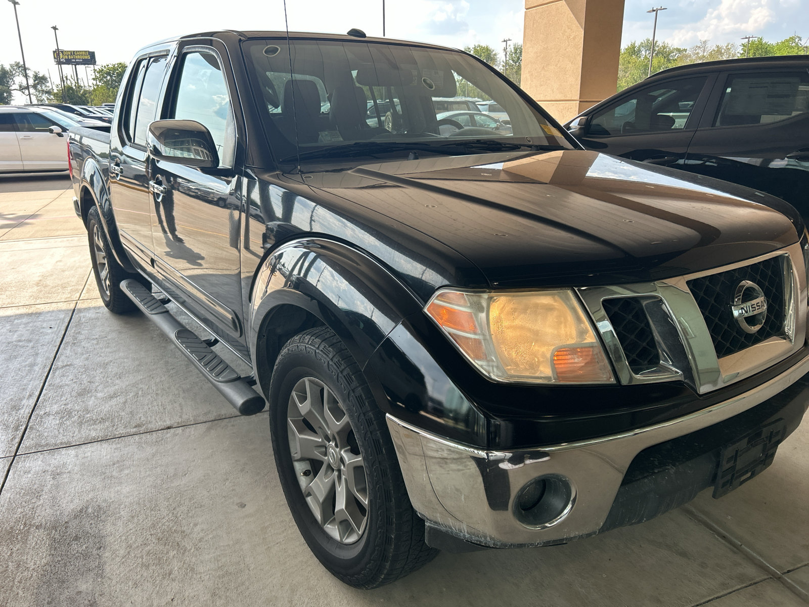 Used 2019 Nissan Frontier SL RWD image 7