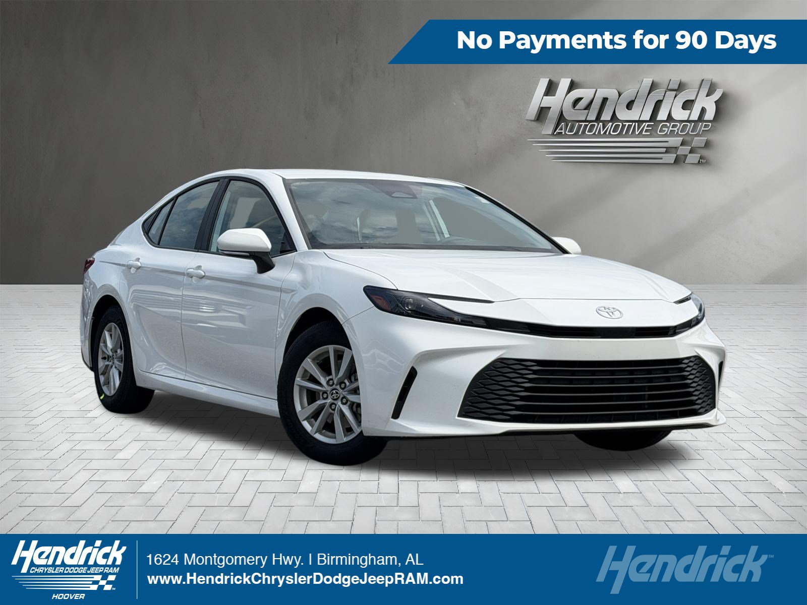 Used 2025 Toyota Camry LE FWD image 1