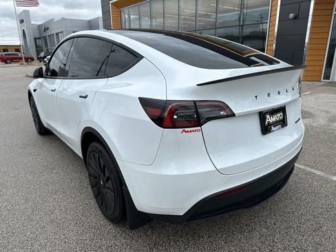 Used 2024 Tesla Model Y Long Range image 8