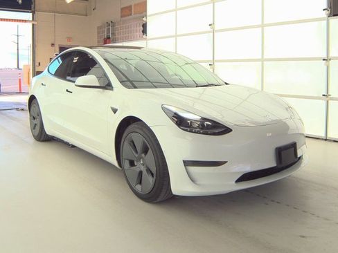 Used 2022 Tesla Model 3 Long Range image 10