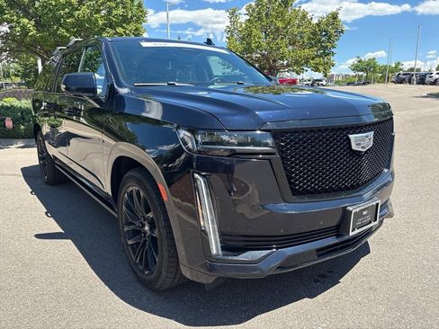 Used 2022 Cadillac Escalade ESV Sport Platinum w/ LPO, ONYX Package AWD/4WD image 7