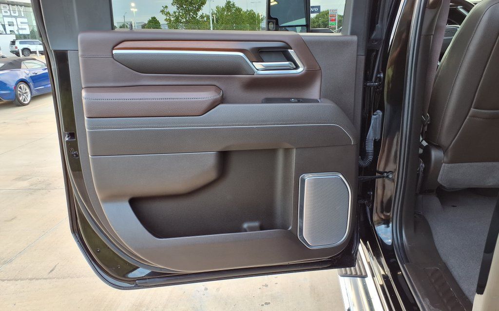 Used 2025 GMC Sierra 2500 Denali w/ Denali Reserve Package AWD/4WD image 12