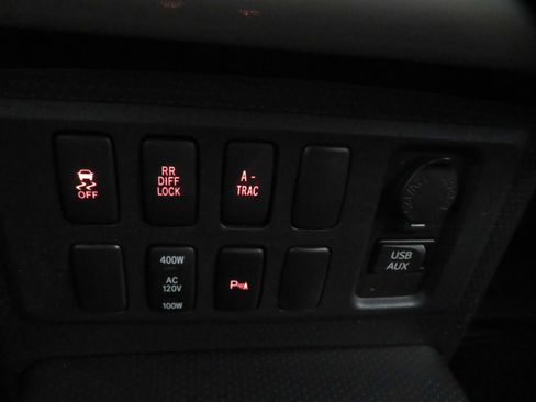 Used 2014 Toyota FJ Cruiser 4WD w/ Upgrade Package image 42