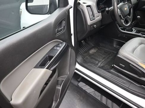 Used 2018 Chevrolet Colorado W/T w/ WT Convenience Package RWD image 16