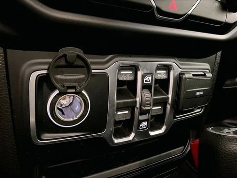 Used 2019 Jeep Wrangler Unlimited Sport S AWD/4WD image 31