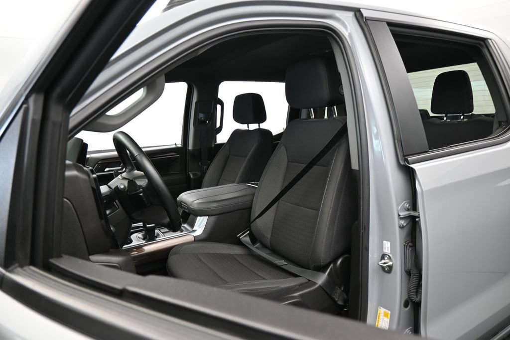 Used 2024 Chevrolet Silverado 1500 LT RWD image 10