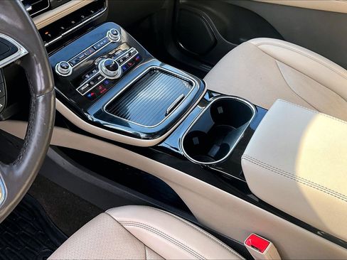 Used 2022 Lincoln Nautilus Reserve image 14