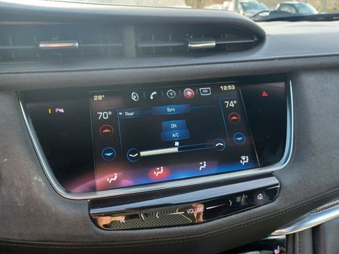 Used 2017 Cadillac XT5 Platinum image 14