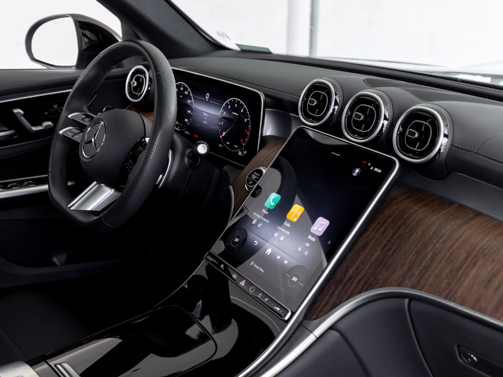 Certified 2026 Mercedes-Benz GLC 300 4MATIC image 31
