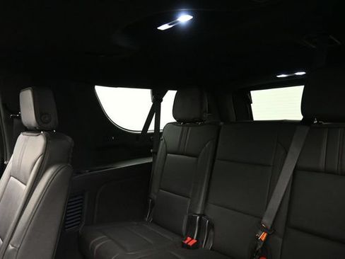 Used 2022 Chevrolet Suburban RST w/ Luxury Package AWD/4WD image 21