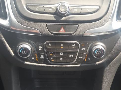 Used 2020 Chevrolet Equinox LT FWD image 32