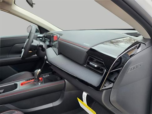 New 2026 Nissan Kicks SR image 13
