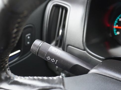 Used 2022 Chevrolet Colorado LT w/ Fleet Safety Package image 22