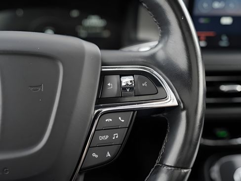 Used 2023 Lincoln Nautilus Reserve AWD/4WD image 33