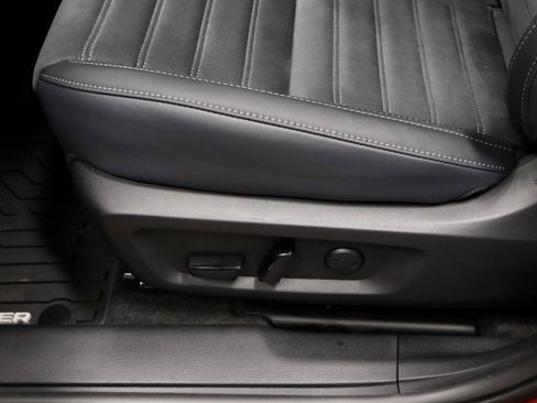 New 2026 Mitsubishi Outlander SE image 11