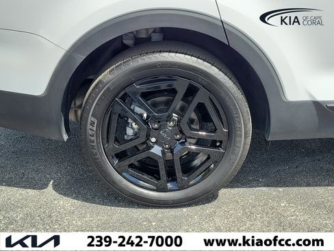 Certified 2025 Kia Telluride SX Prestige X-Line image 9