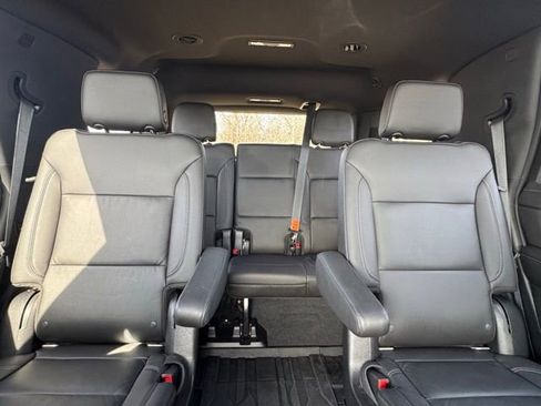 Used 2021 Chevrolet Tahoe LT w/ Luxury Package image 19