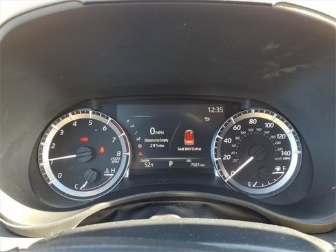 Certified 2023 Toyota Highlander L image 18