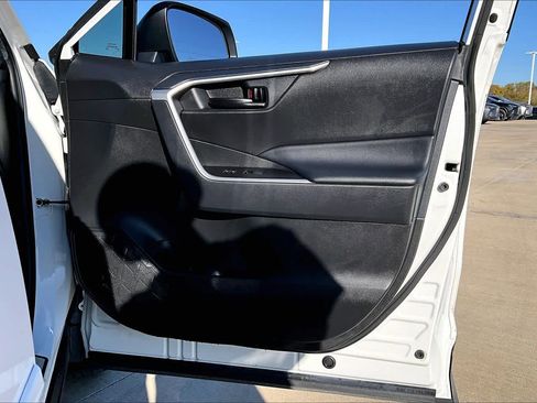 Used 2023 Toyota RAV4 LE image 21