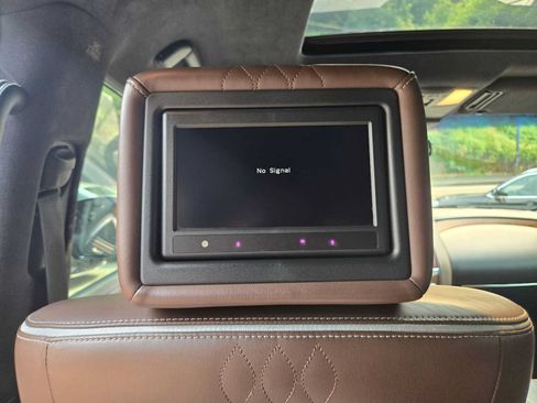 Used 2015 INFINITI QX80 4WD w/ Limited Package image 19