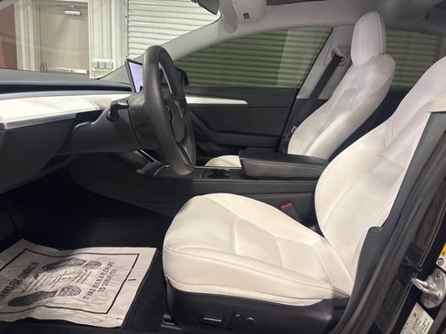 Used 2021 Tesla Model 3 Standard Range Plus image 12