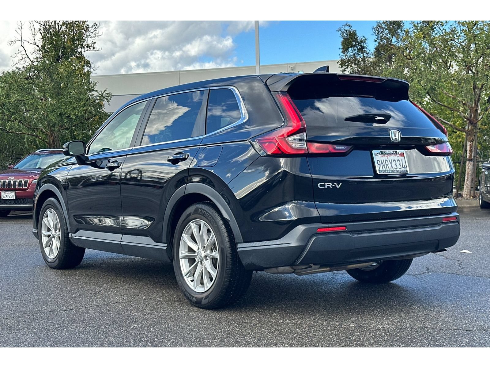 Used 2024 Honda CR-V EX image 3