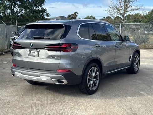 Used 2025 BMW X5 xDrive40i AWD/4WD image 3