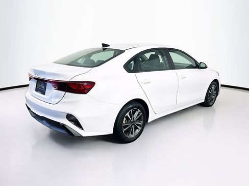 Used 2024 Kia Forte LXS FWD image 9